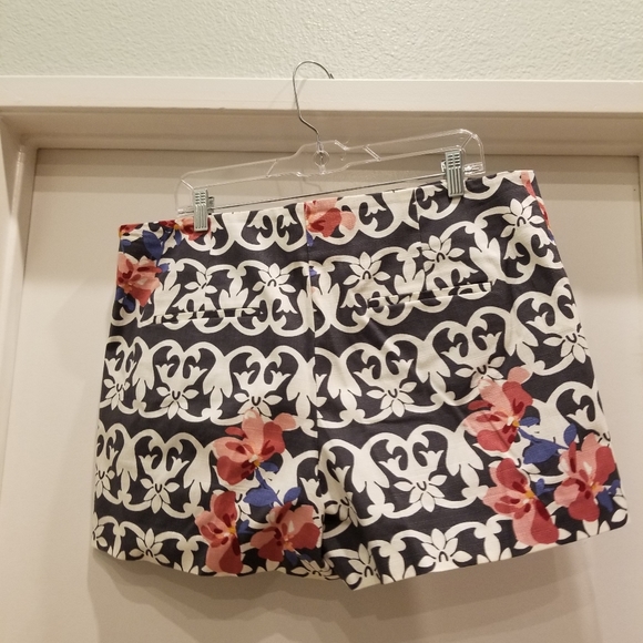 Loft Riviera Shorts Beautiful Pattern - Picture 6 of 6